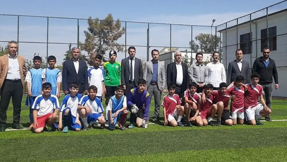 'Samsat´ta ortaokullar arası futbol turnuvası yapıldı'