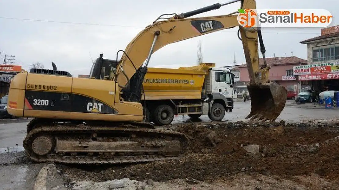 Malatya'da Sanayi Sitesinde yol çalışmaları