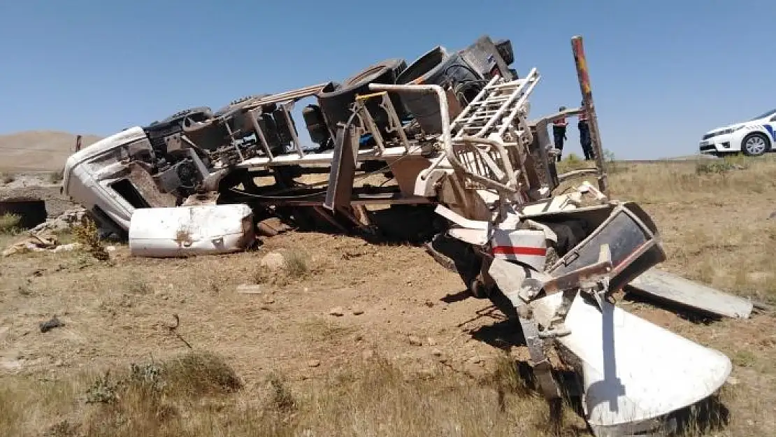 'Şarampole devrilen beton mikserinin sürücüsü yaralandı'