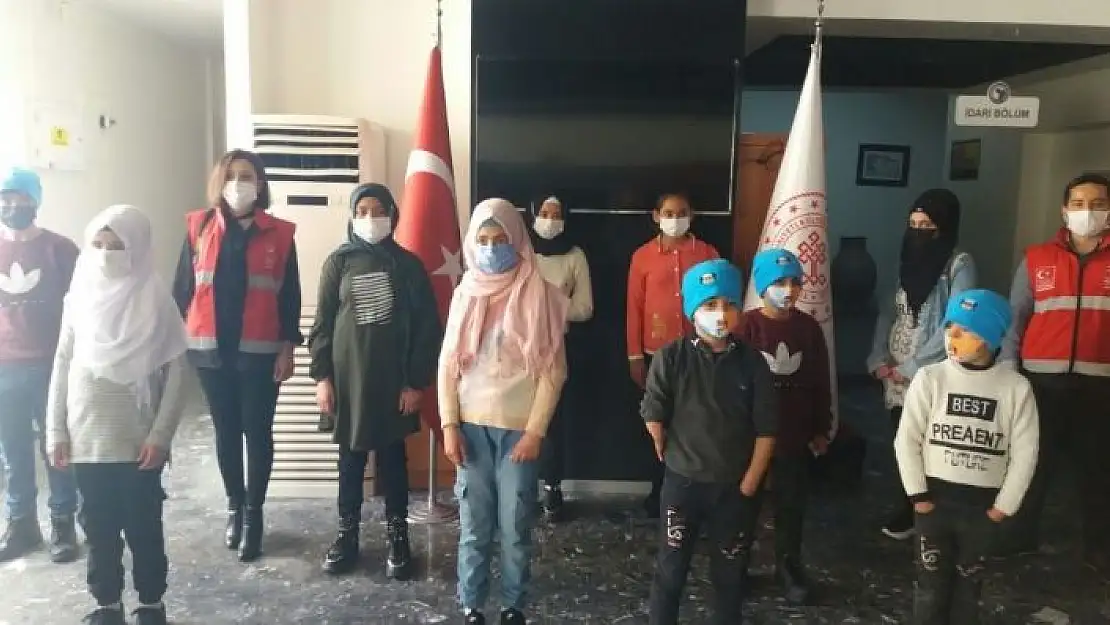 'Savaşın çocukları arkeoloji müzesini gezdi'