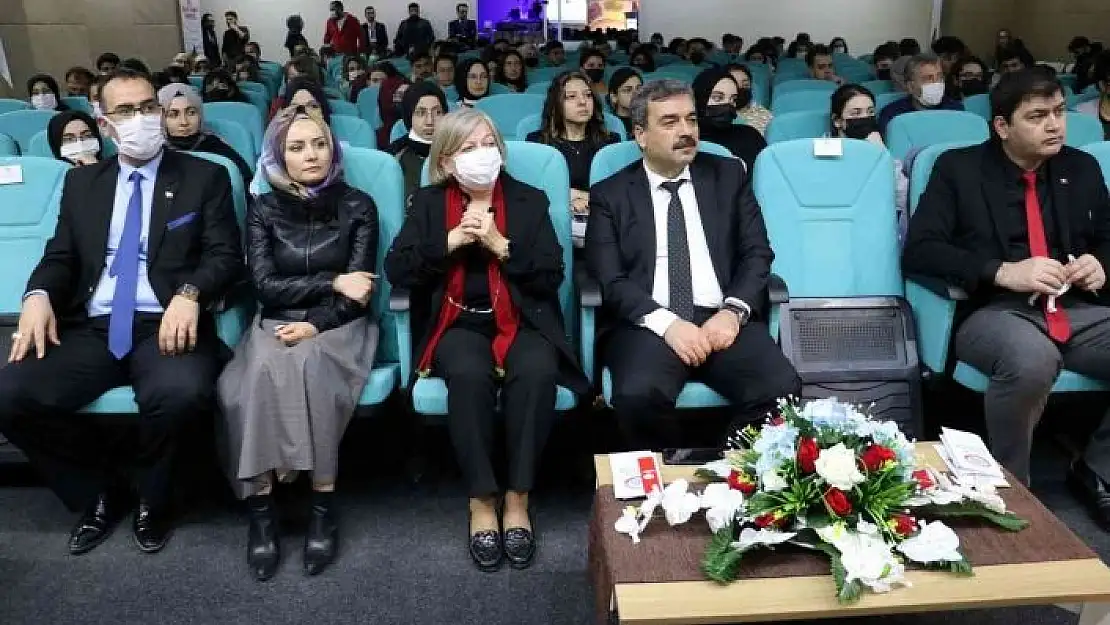 'SBTÜ ''Sınav Kaygısını İyi Yönetme'' konulu konferans düzenlendi'