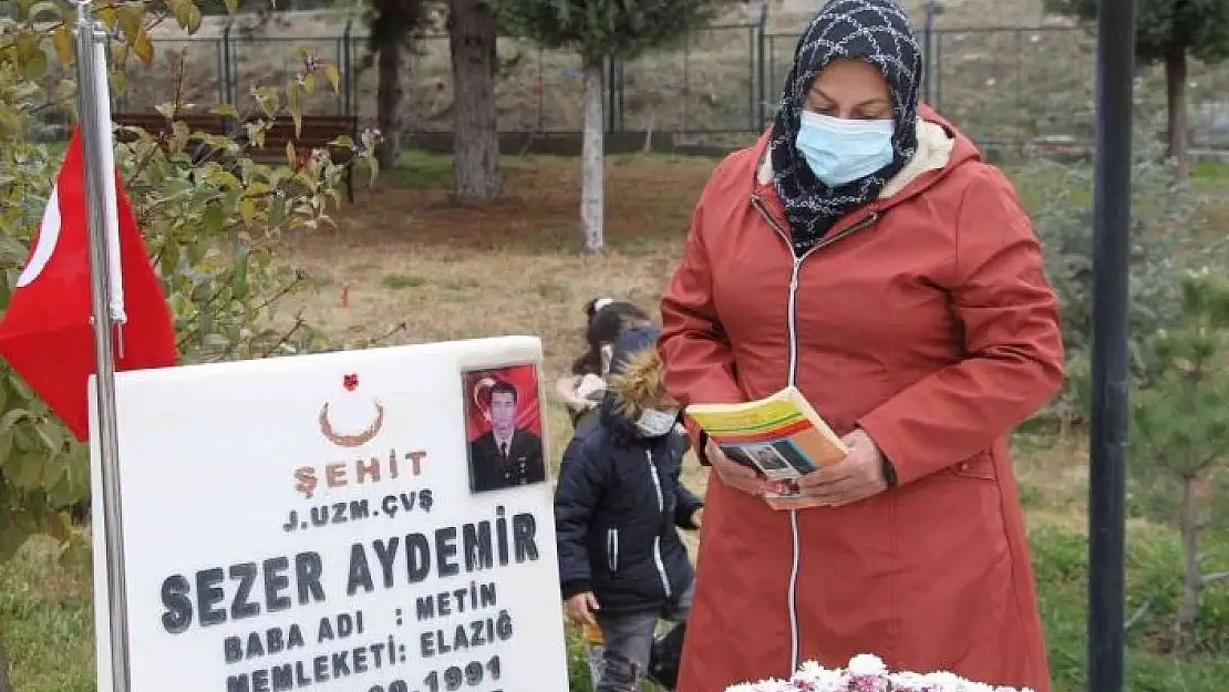 'Şehit annesi oğlu için türkü yazdı, dinleyenler duygulandı'