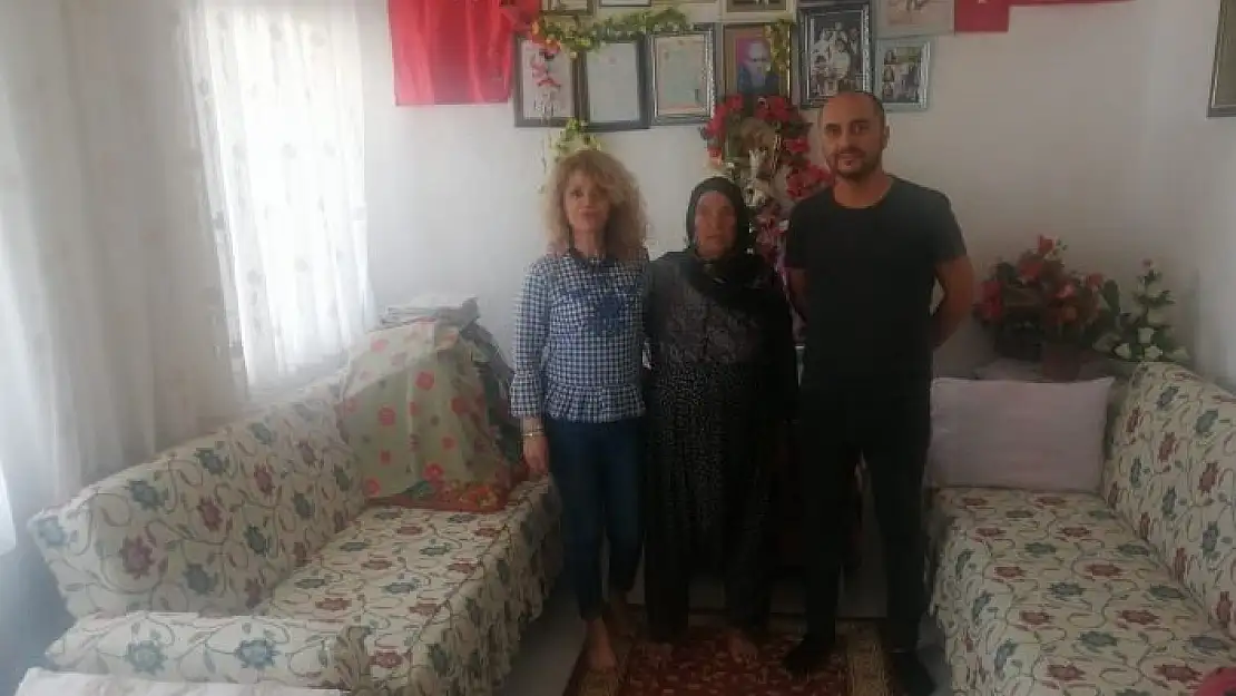 'Şehit annesine müdire şefkati'