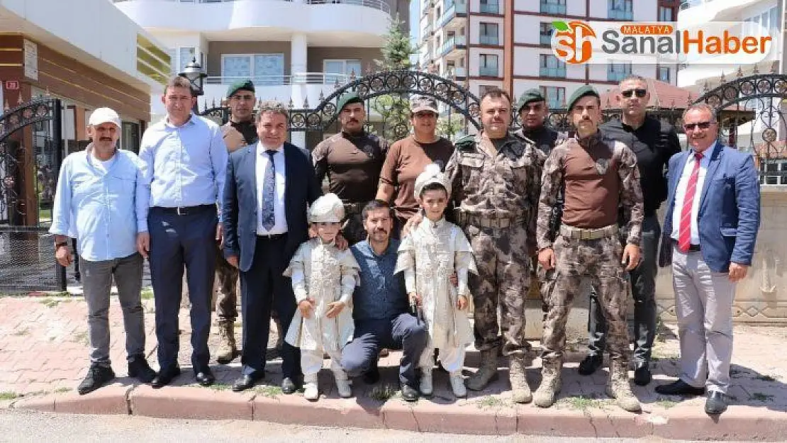 Şehit çocuklarının sünnet sevinci
