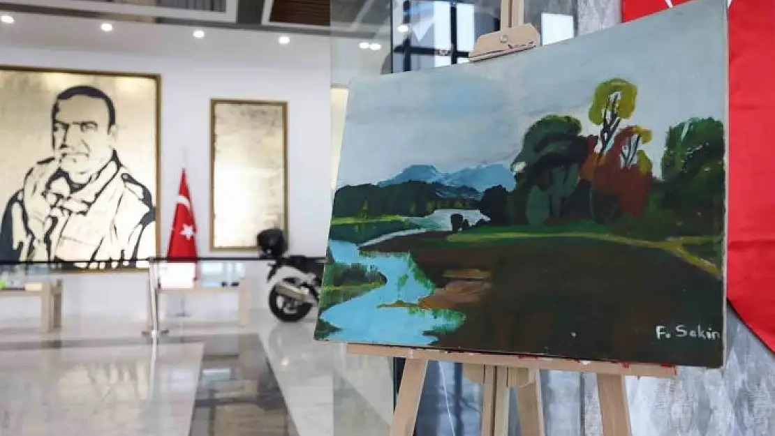 'Şehit polis Fethi Sekin´in ablasıyla birlikte çizdiği resimler ortaya çıktı, büyük beğeni topladı'