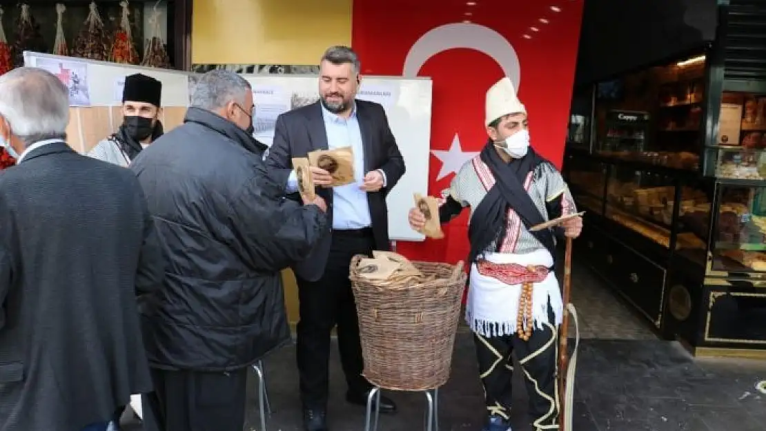 'Şehitler anısına Maraş çöreği ikramı'