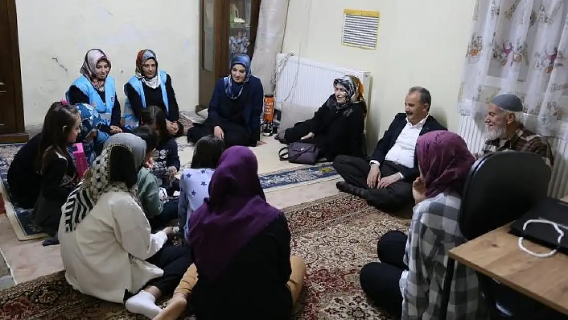 'Sevgi evlerindeki çocuklarla iftar açtı'