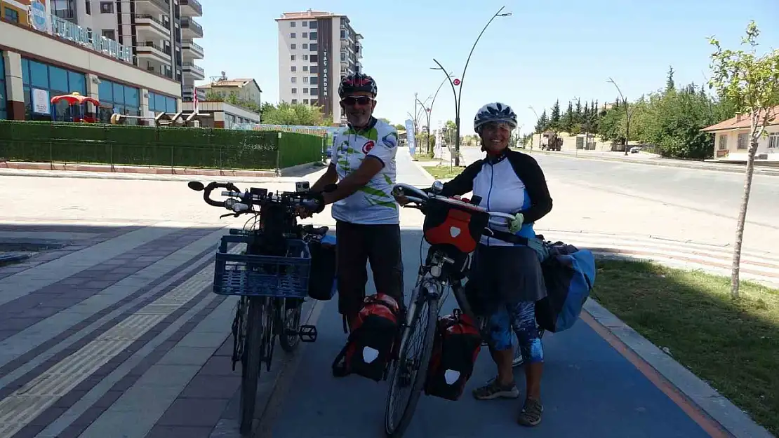 Bisikletle 3 bin kilometre yol yaptılar