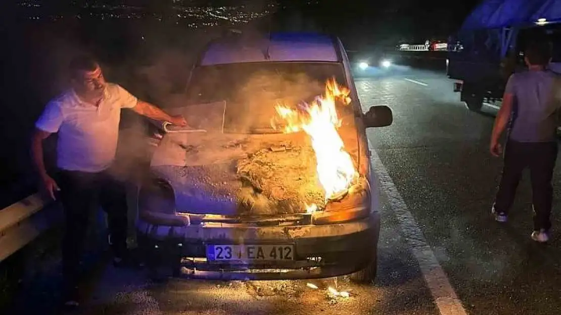 'Seyir halindeki otomobil alev topuna döndü'