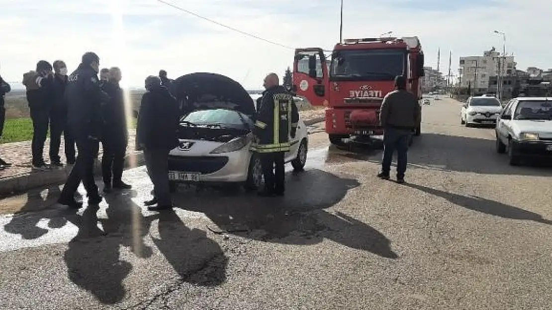 'Seyir halindeki otomobil yandı'