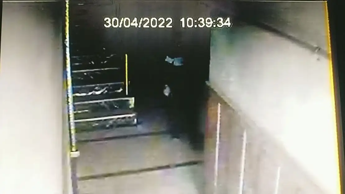'Seyyar satıcının kitapları böyle çalındı'