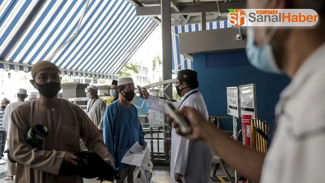 Singapur'da camiler yeniden açıldı