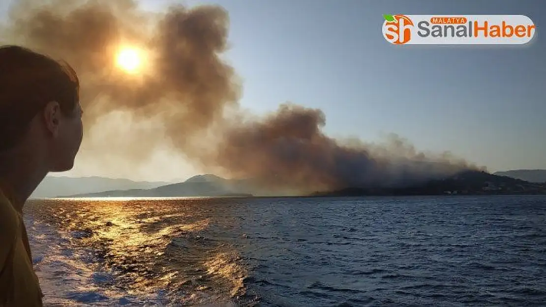 Sisam Adası'ndaki yangında 5 otel tahliye edildi