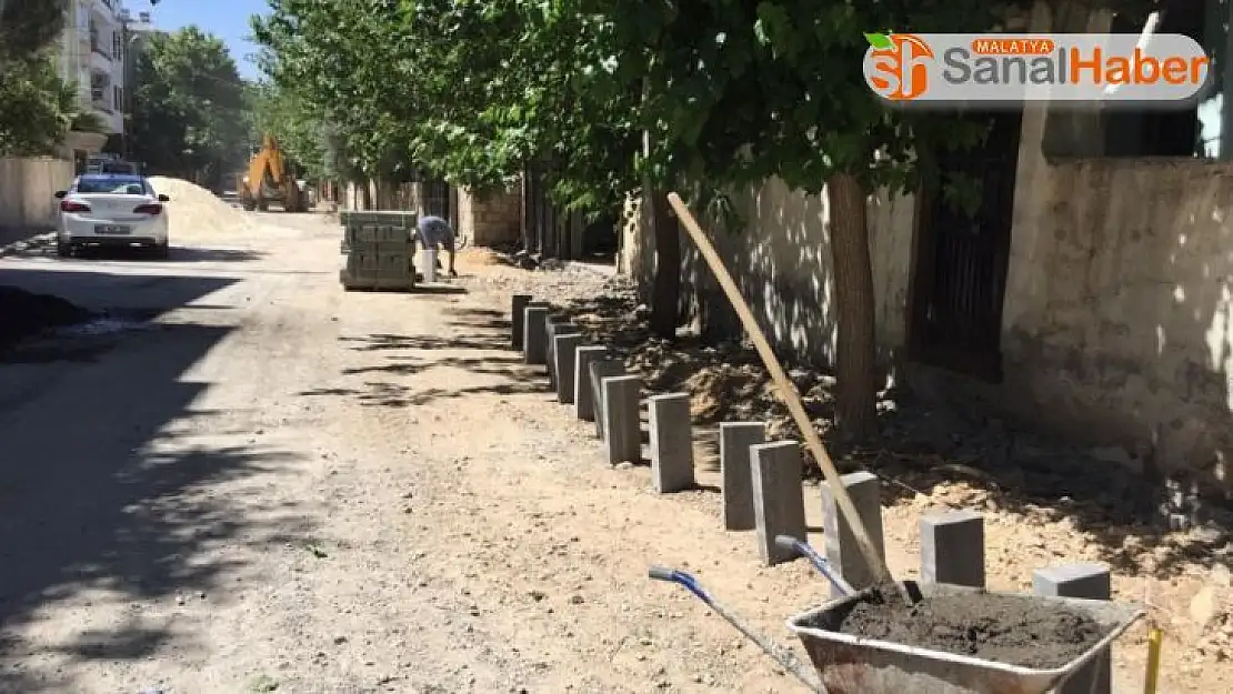 Siteler Mahallesinde kaldırım çalışması