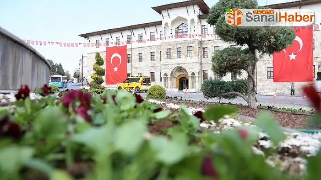 Sivas 250 bin çiçekle çiçek bahçesine dönecek