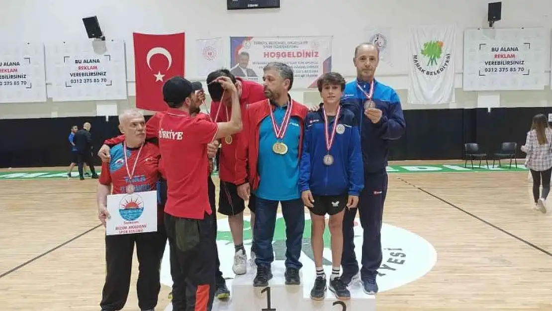 'Sivas´a 3 madalya ile döndü'