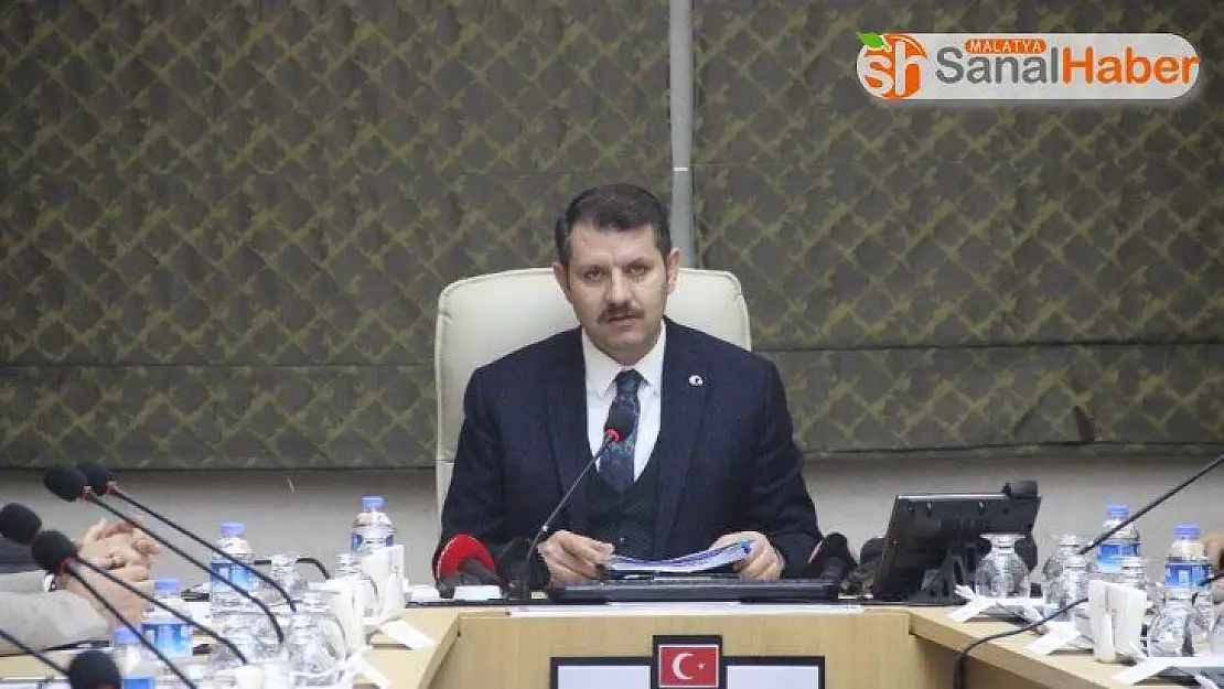 Sivas'a inmesi beklenen Umre yolcularını taşıyan uçak Isparta'ya yönlendirildi