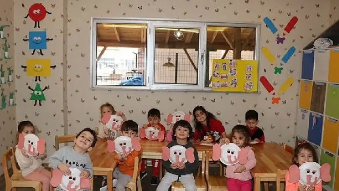'Sivas AKD KIDS ailesi 14 Mart Tıp Bayramını kutladı'