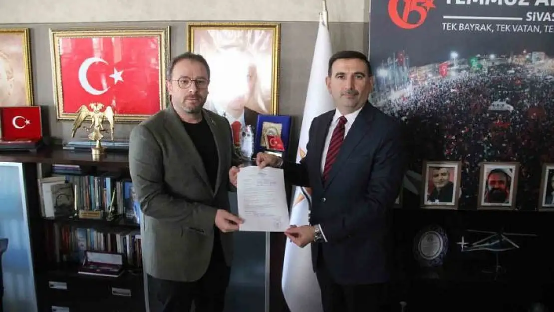 'Sivas Belediye Başkanlığı için ilk adaylığını açıklayan Topgül oldu'