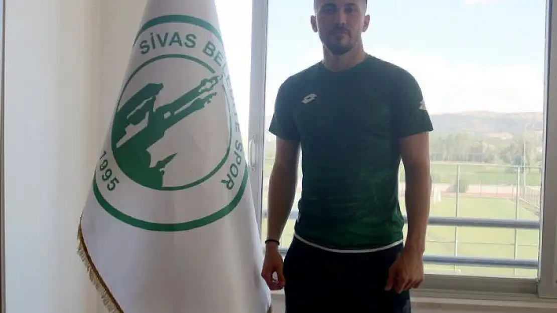 'Sivas Belediyespor, Oğuzhan Bozkurt´u transfer etti'