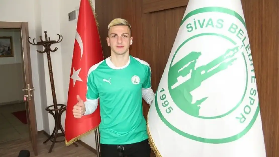 'Sivas Belediyespor Pekin Köşnek´i kadrosuna kattı'