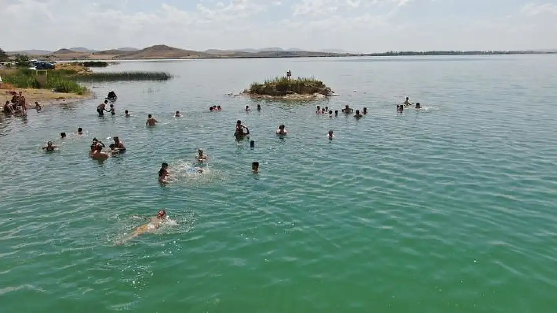 'Sivas´ta Antalya plajlarını aratmayan görüntüler'