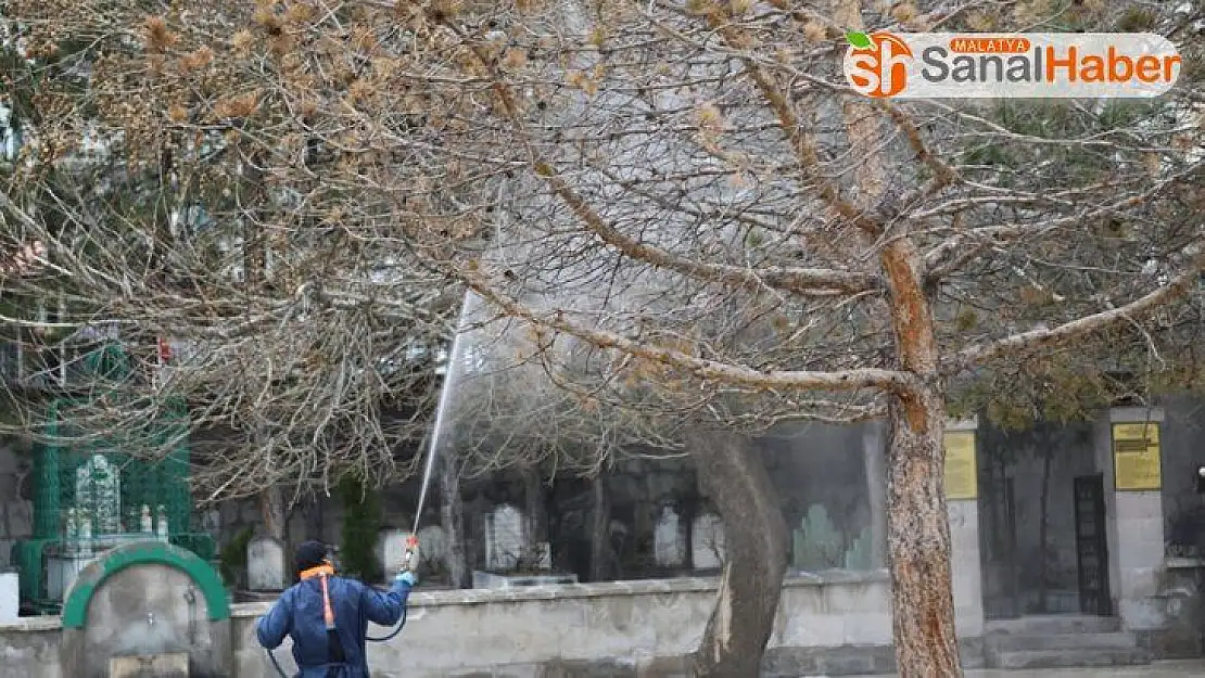 Sivas'ta dezenfekte ve ilaçlama çalışmaları aralıksız devam ediyor
