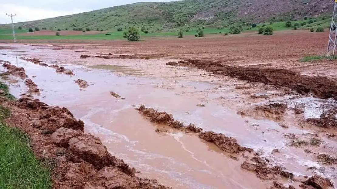 'Sivas´ta etkili olan dolu tarım arazilerine zarar verdi'