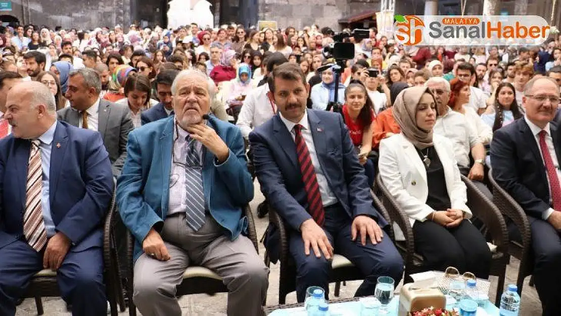 Sivas'ta İlber Ortaylı izdihamı