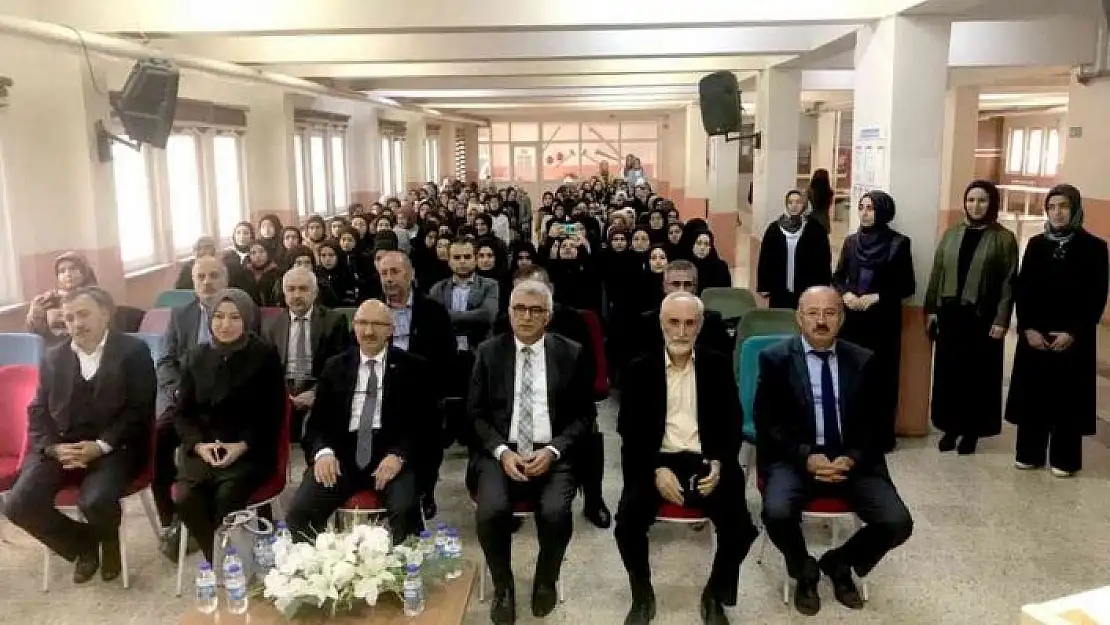 'Sivas´ta imam hatip okullarının kuruluşu kutlandı'