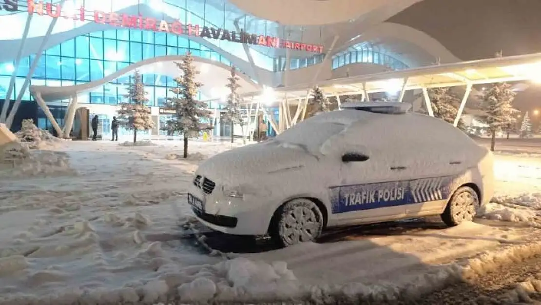 'Sivas´ta kar hava ulaşımında iptallere neden oldu'