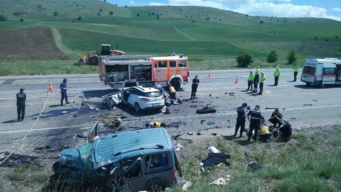'Sivas´ta katliam gibi kaza, ölenlerin kimlikleri araştırılıyor'