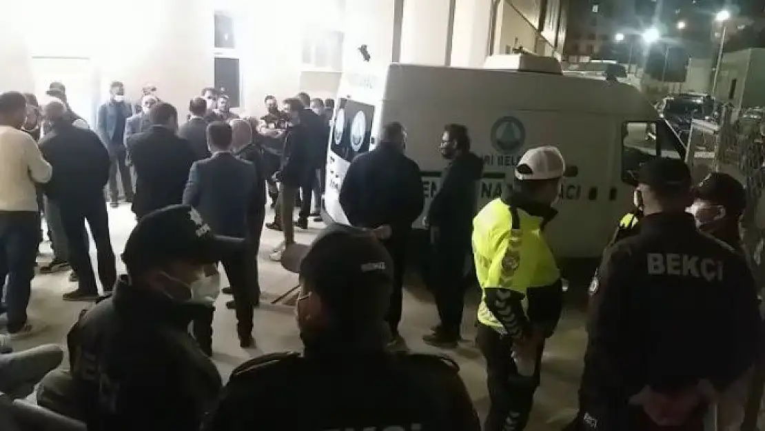 'Sivas´ta kazada hayatını kaybeden 9 kişinin cenazeleri ailelerine teslim edildi'
