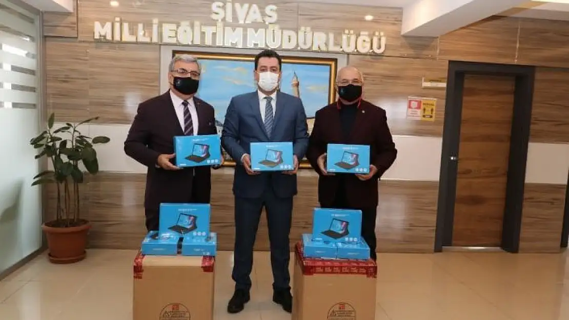 'Sivas´ta ki ihtiyaç sahibi öğrencilere tablet desteği'