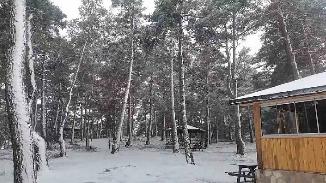 'Sivas´ta Nisan ayının sonunda yağan kar hayrete düşürdü'