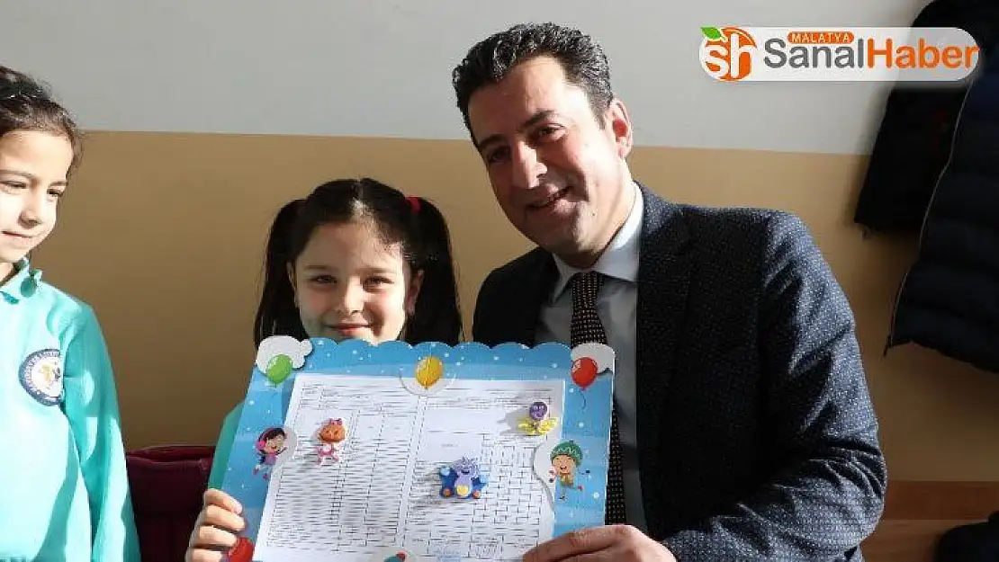 Sivas'ta öğrencilerin karne heyecanı