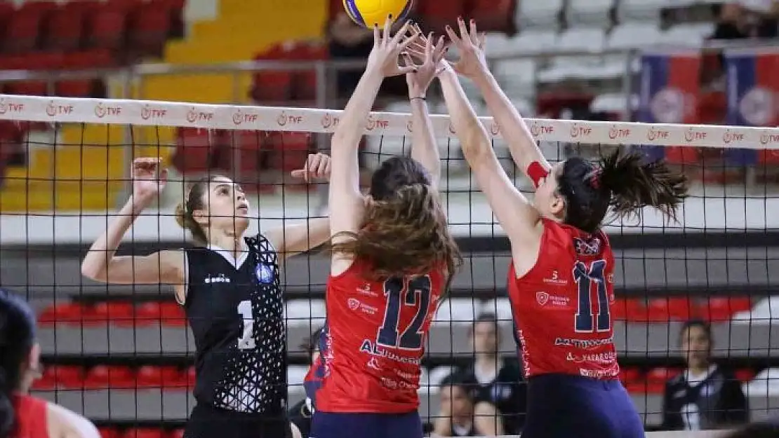 'Sivas´ta oynanan TVF 2. Lig Kadınlar Çeyrek Final etabında ilk gün sona erdi'
