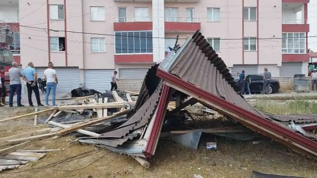 'Sivas´ta şiddetli rüzgar hayatı olumsuz etkiledi'