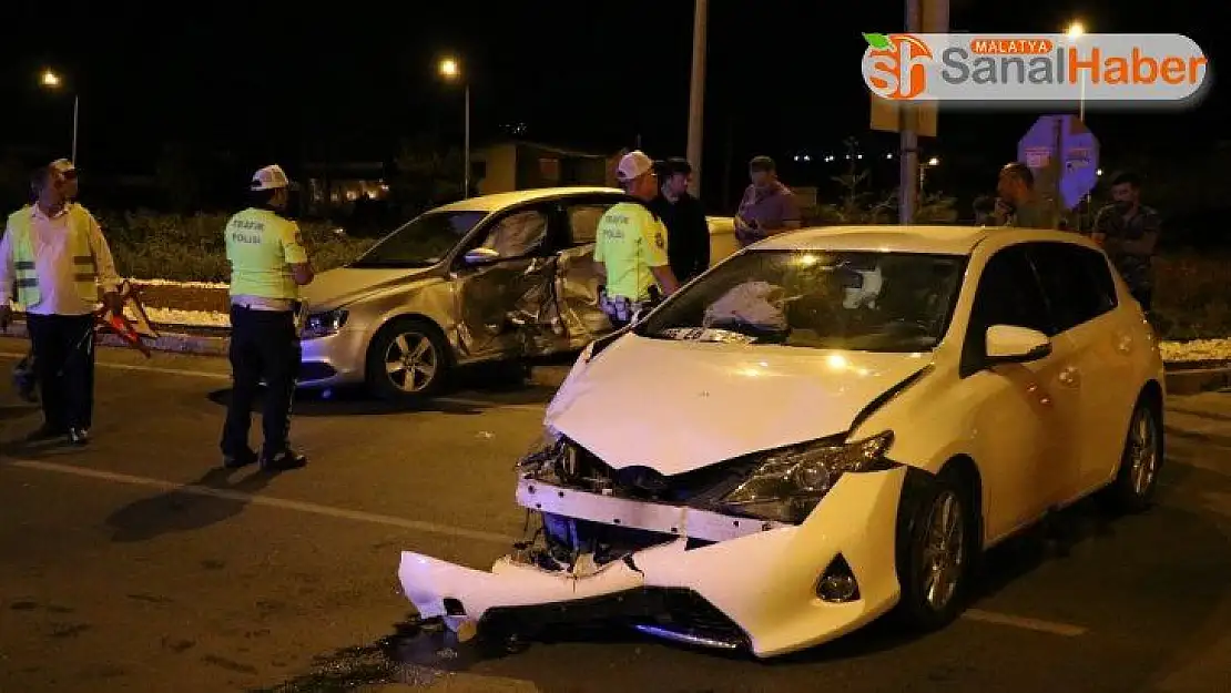 Sivas'ta trafik kazası 10 yaralı