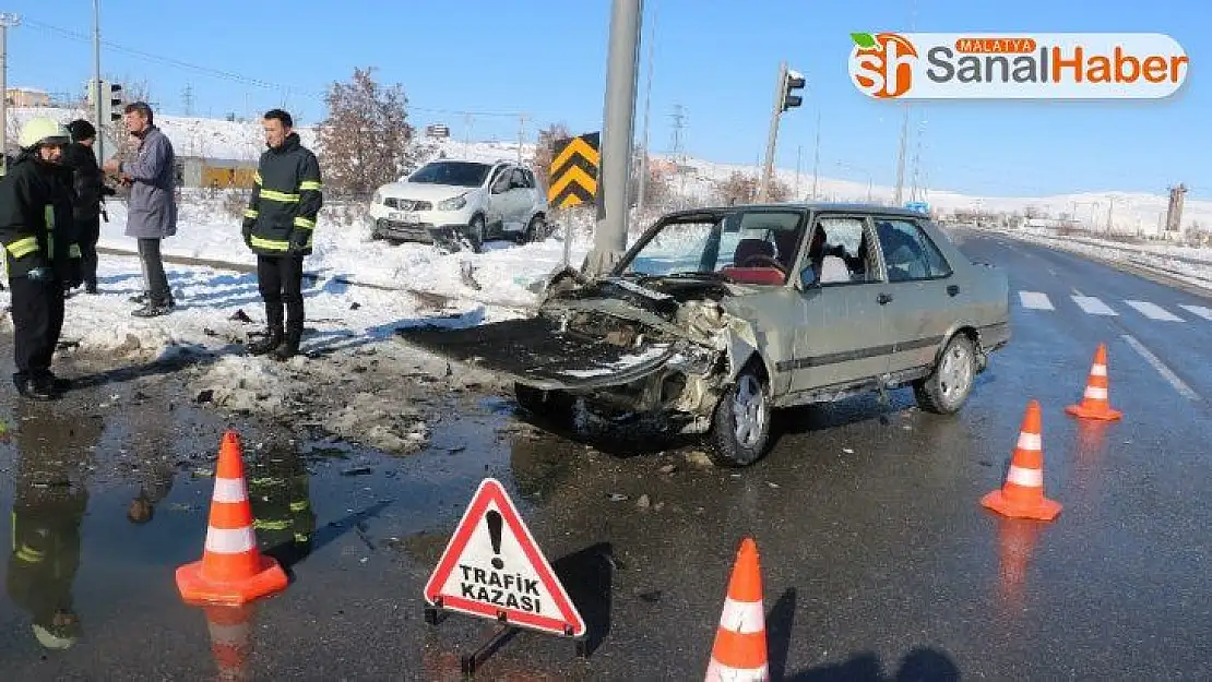 Sivas'ta trafik kazası: 5 yaralı