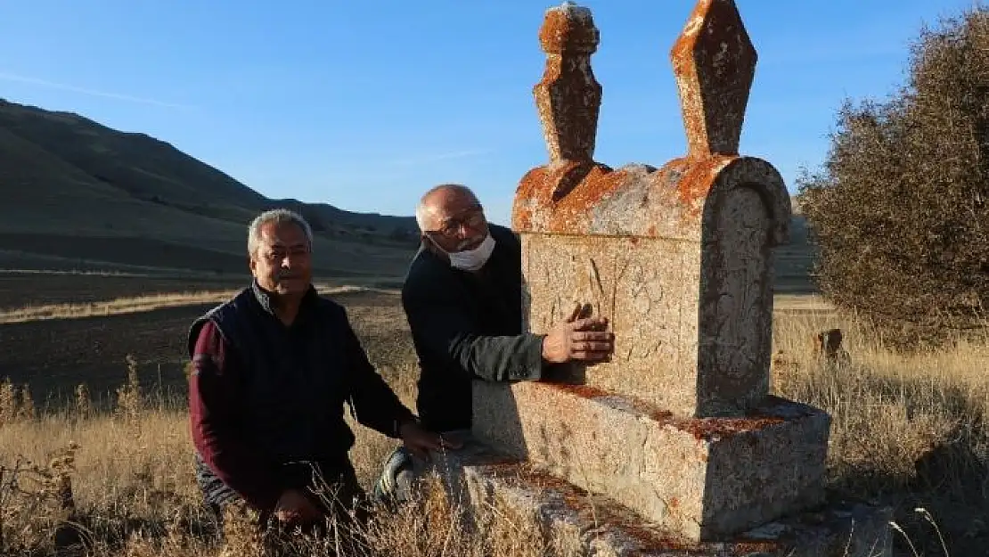 'Sivas´ta yaşatılan lahit mezar kültürü yok olmak üzere'