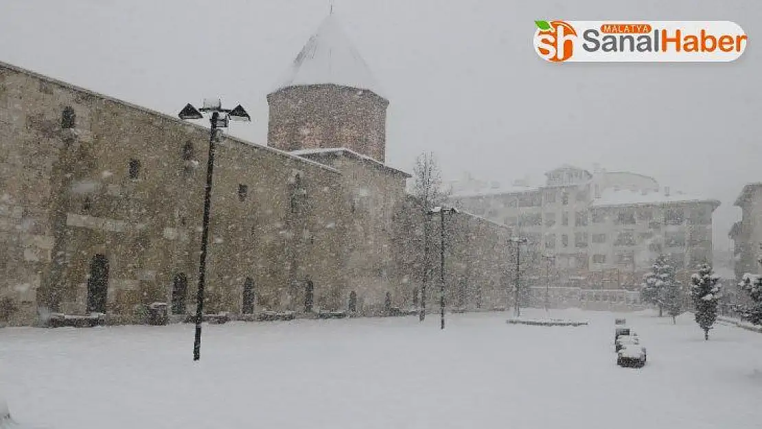 Sivas'ta yoğun kar yağışı