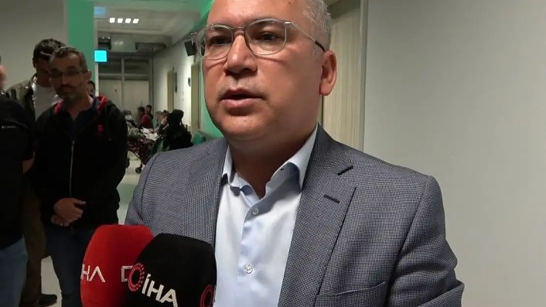 'Sivas Valisi Dr. Yılmaz Şimşek yaralıları hastanede ziyaret etti'