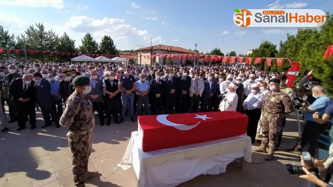 Sivaslı şehit son yolculuğuna uğurlandı