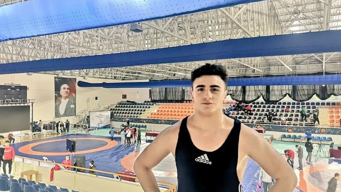 'Sivaslı sporcu güreşte Türkiye 2.´si oldu'