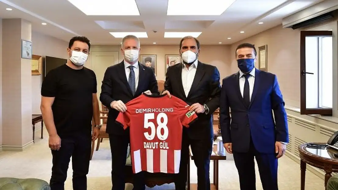 'Sivasspor Başkanı Otyakmaz´dan Gaziantep Valisi Davut Gül´e ziyaret'