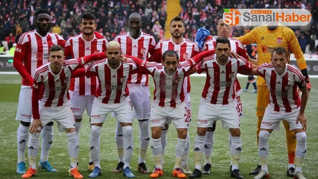 Sivasspor'da 4 futbolcu kart sınırında!