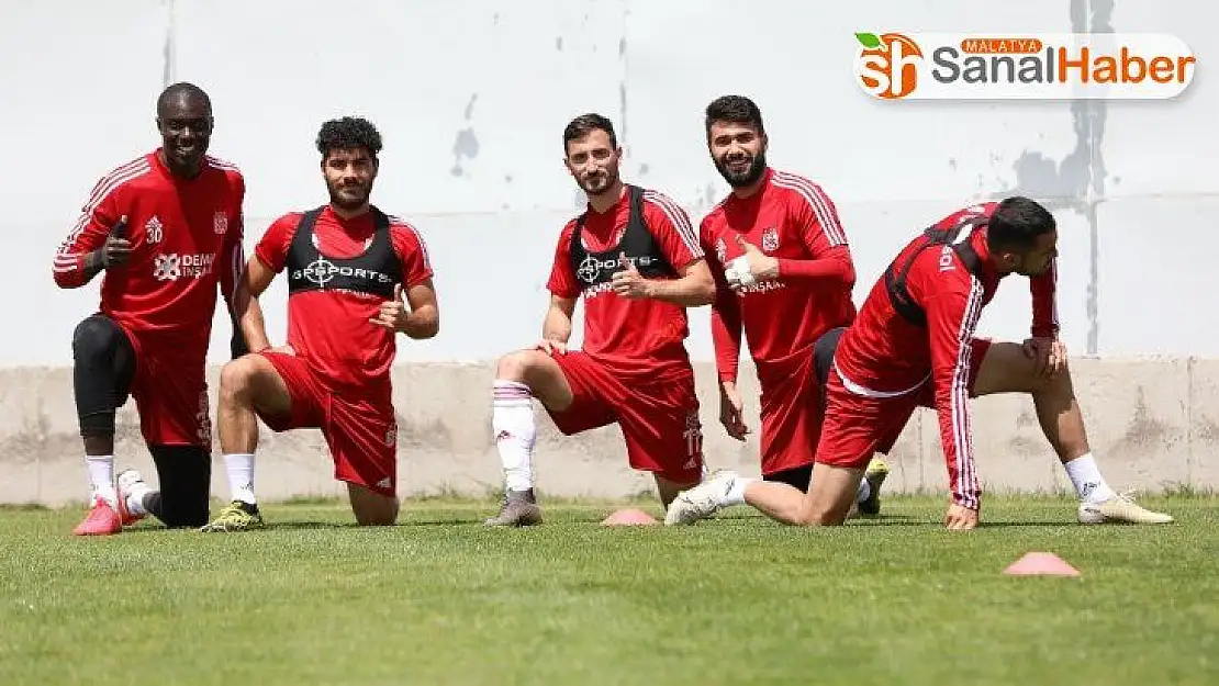 Sivasspor'da Denizlispor mesaisi devam ediyor