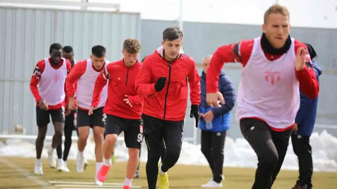 'Sivasspor´da Fatih Karagümrük mesaisi'