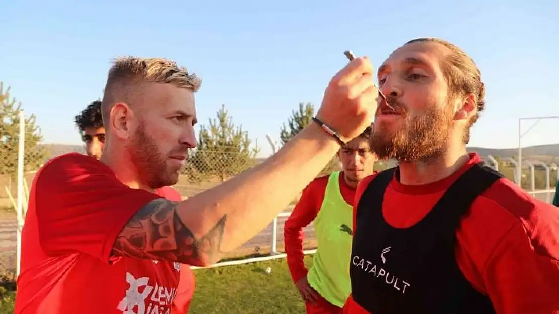'Sivasspor´da Koray Altınay´a sürpriz doğum günü kutlaması'